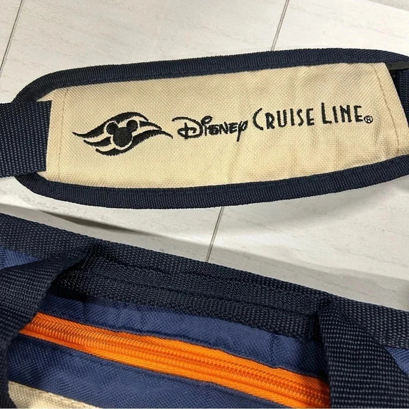Disney Cruise Line Poly Peva Insulated Cooler Bag Navy and Cream EUC - Picture 4 of 10